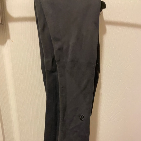 Lululemon compression leggings size 2 in charcoal grey - Picture 2 of 2